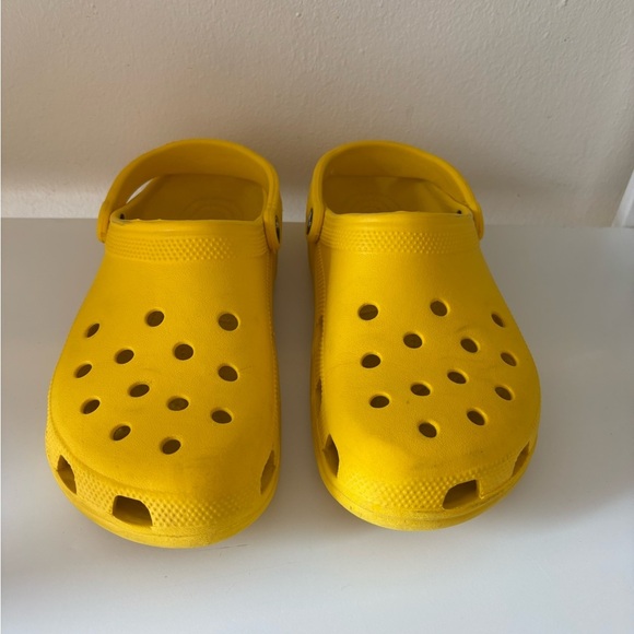Cross Yellow Sandals with Ventilation - Picture 1 of 9